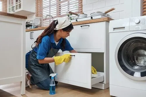 Daily Responsibilities Of A Professional Household Assistant